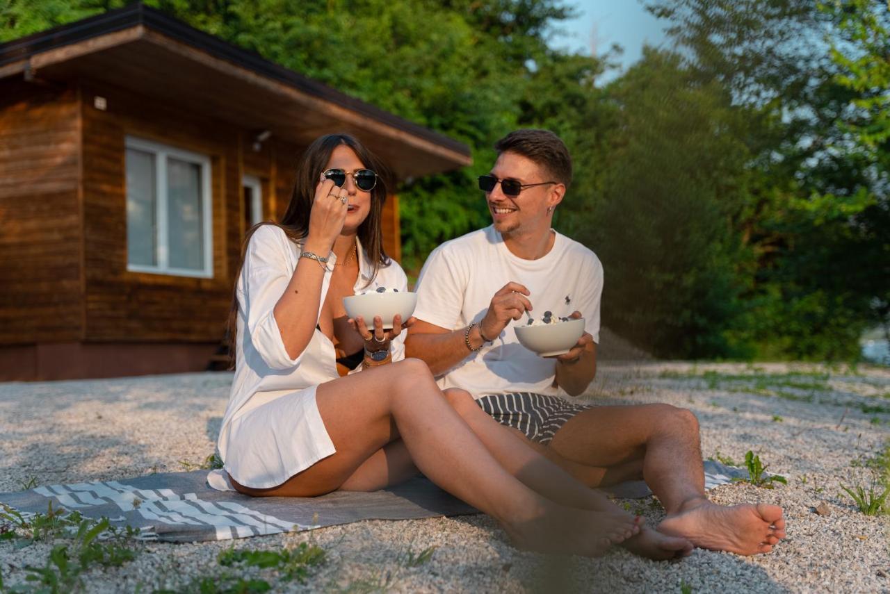 Chalet Alessandrini - Private Lakeside Beach Tenna Kültér fotó